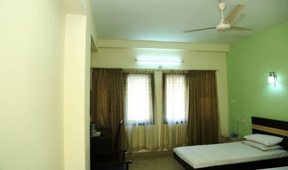 Hotel Sri Srinivasa Residency Kadapa Exterior foto